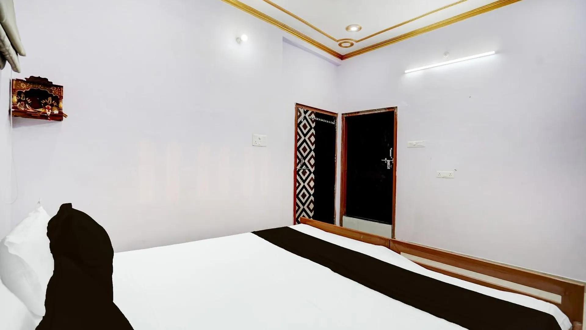 Hotel O Aarna Guesthouse Varanasi