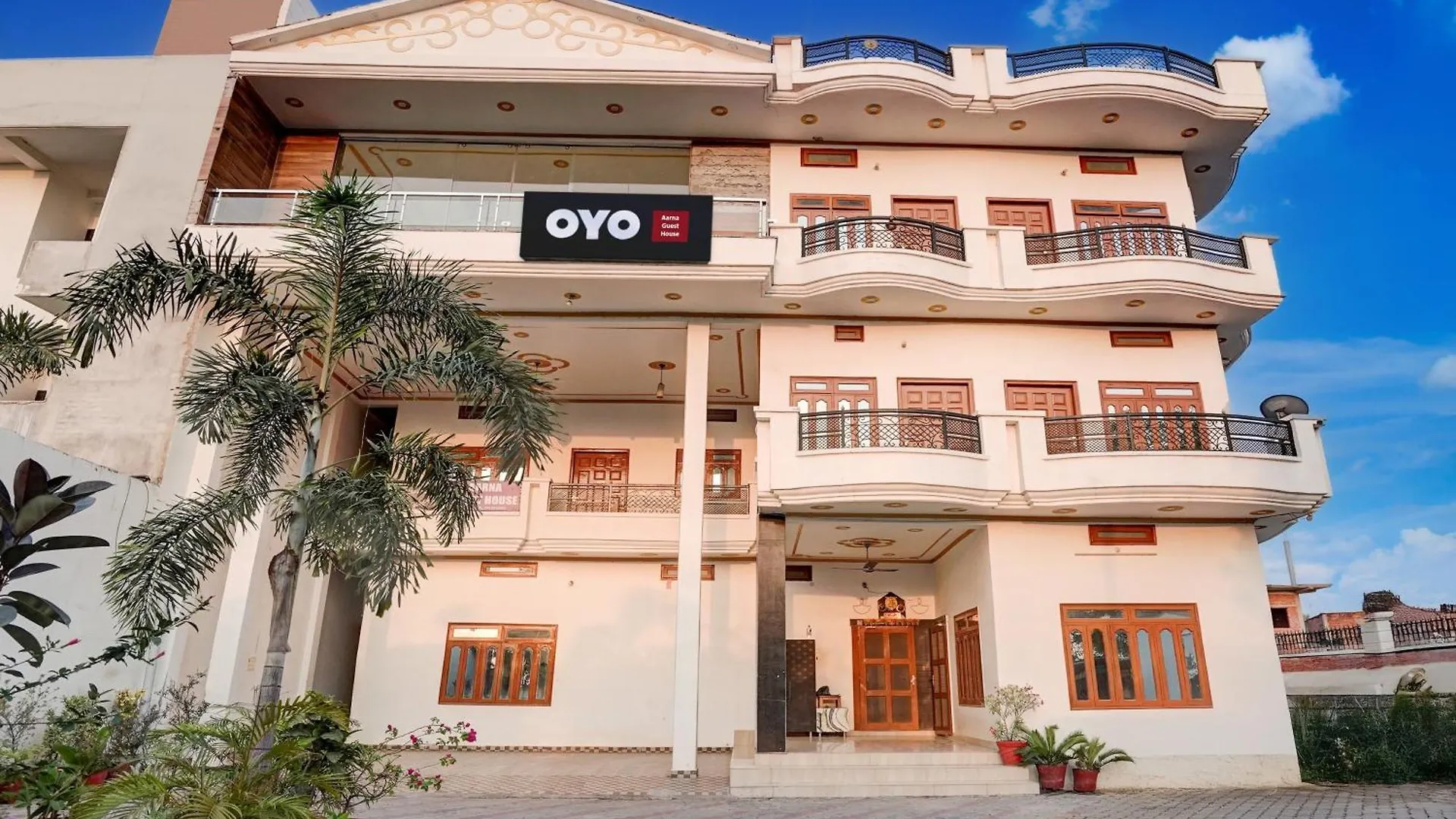 Hotel O Aarna Guesthouse Varanasi