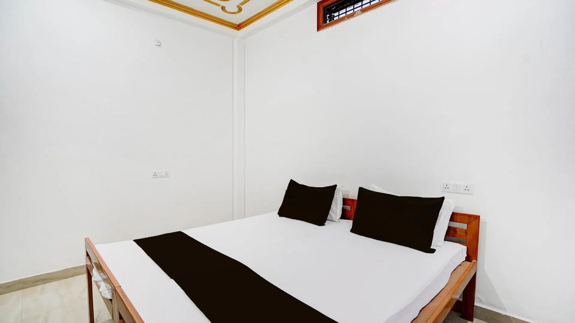 Hotel O Aarna Guesthouse Varanasi 0*,  India