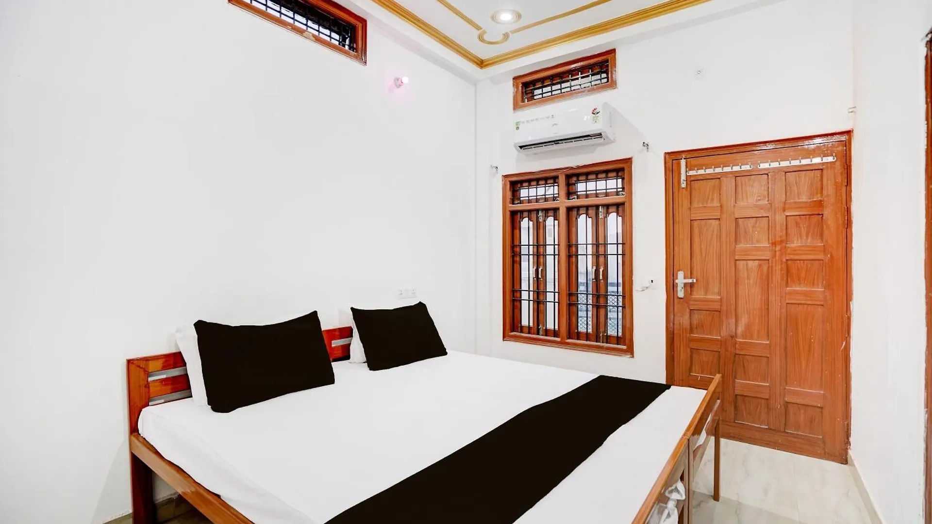 Hotel O Aarna Guesthouse Varanasi